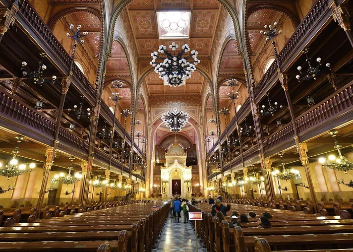 Martha's * Budapesta